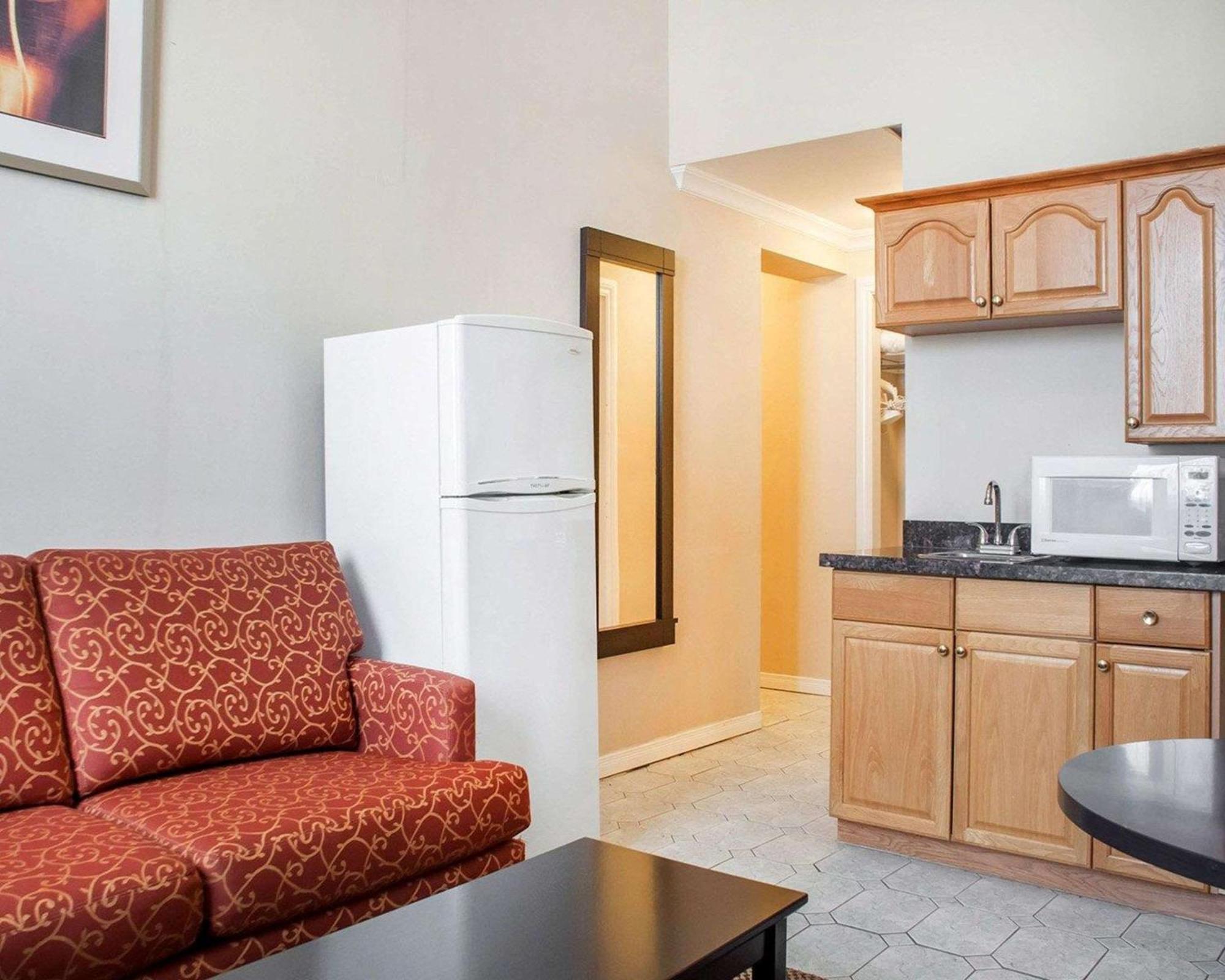 Hotel And 2*