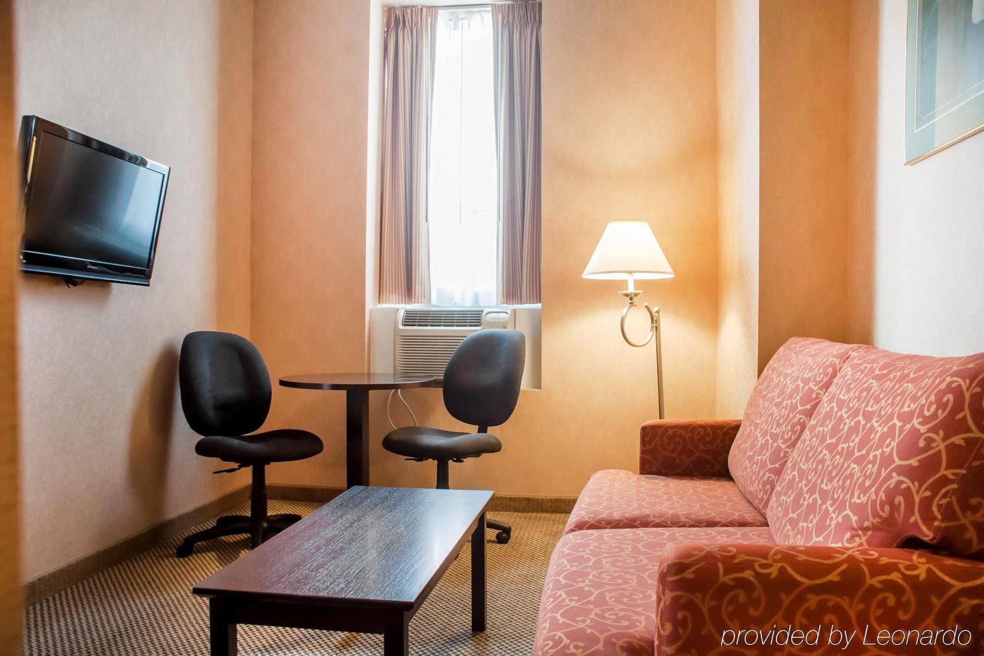 And Hotel 2*