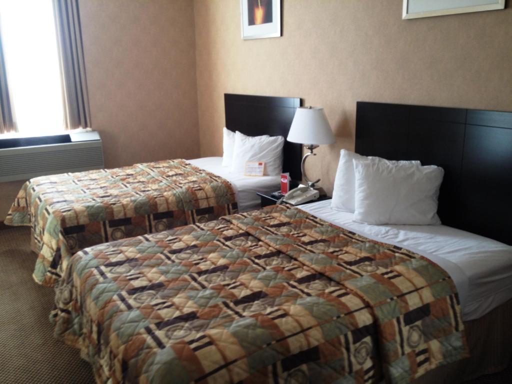And Hotel 2*